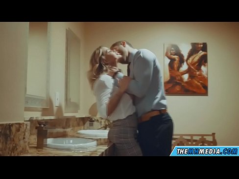 ❤️ As in busty blonde jo ferliedt yn in iepenbier toilet ☑ Fuckfideo by porno fy.assistirhentai.ru ❤